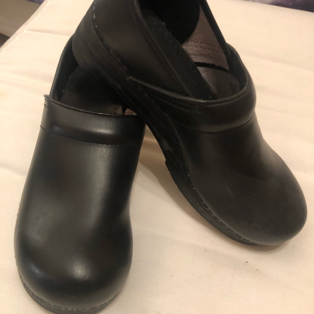 Dansko size 42 black nursing clogs